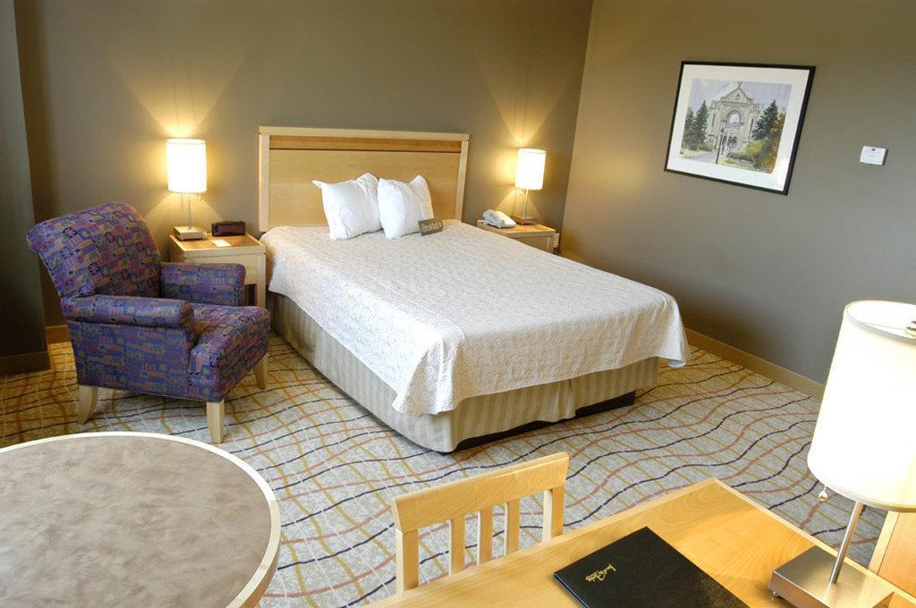 At The Forks Hotel 4*