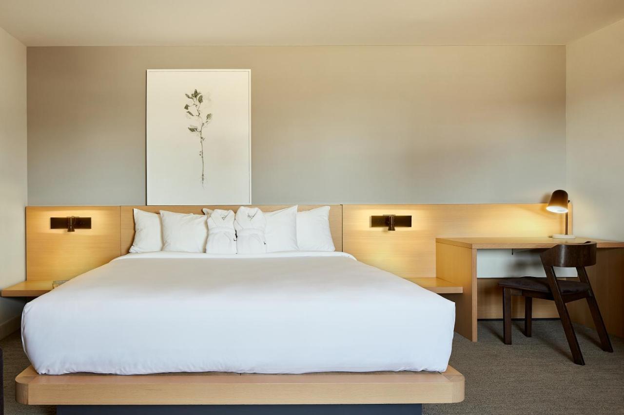 At The Forks Hotel 4*