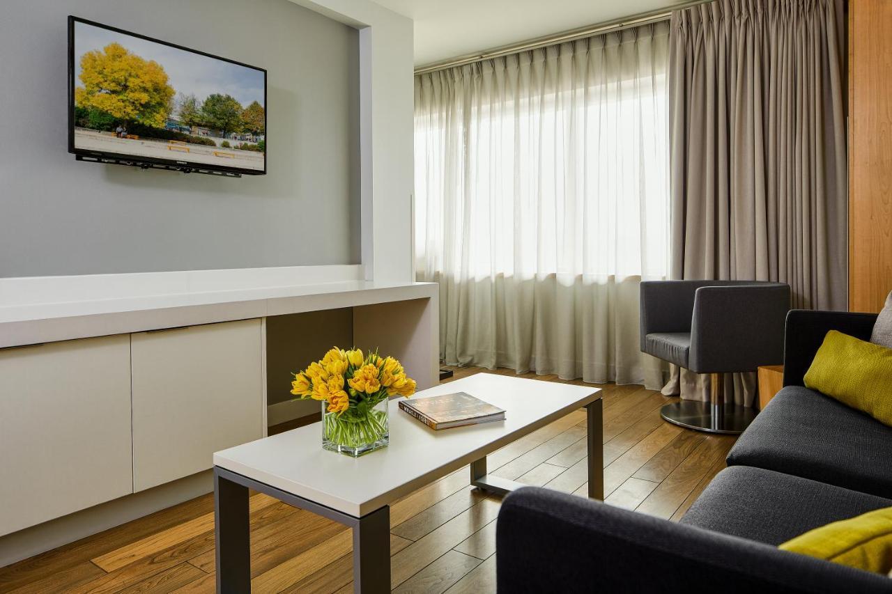 Hotel At The Forks 4*